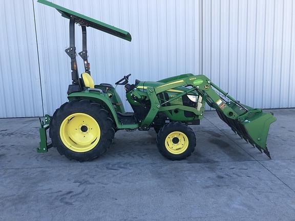 Image of John Deere 3025E equipment image 1