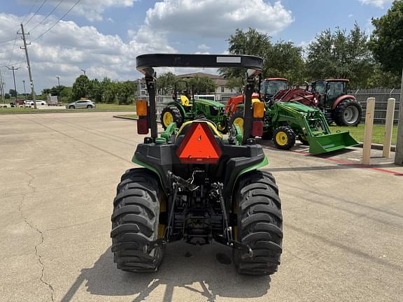 Image of John Deere 3025E equipment image 2