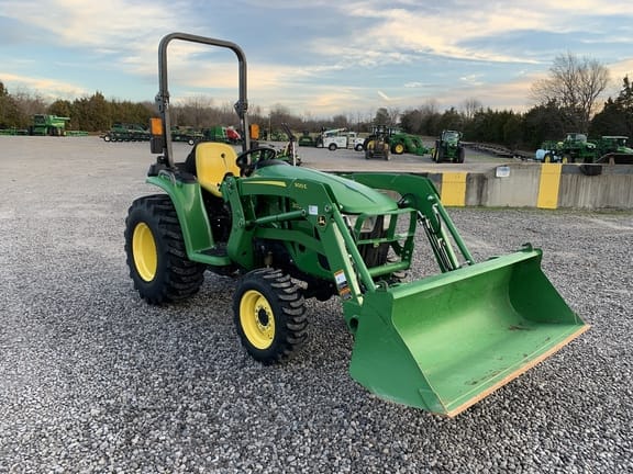 Main image John Deere 3025E