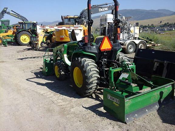 Image of John Deere 3025E equipment image 1