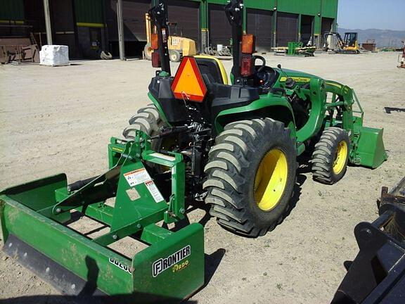 Image of John Deere 3025E equipment image 2