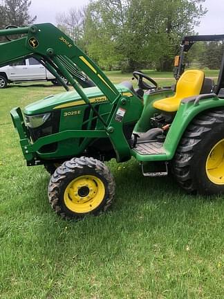 Image of John Deere 3025E Image 0