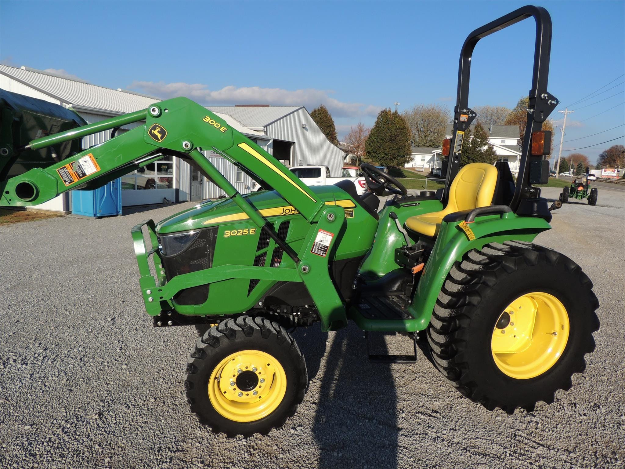 2019 John Deere 3025E Equipment Image0