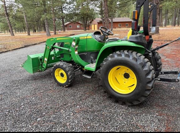 Image of John Deere 3025E equipment image 4