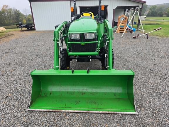 Image of John Deere 3025E equipment image 2