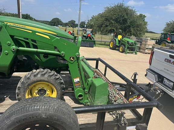 Image of John Deere 3025E equipment image 4