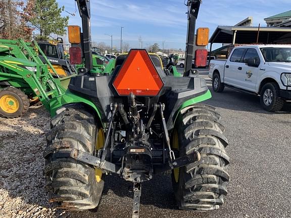 Image of John Deere 3032E equipment image 3