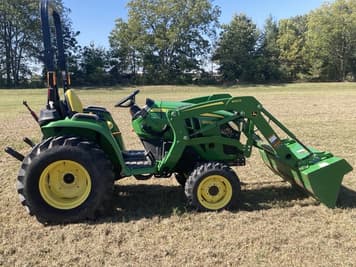 Main image John Deere 3032E