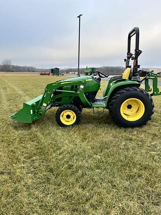 Image of John Deere 3032E equipment image 3