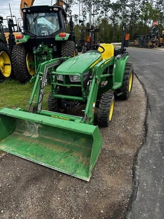 Main image John Deere 3032E