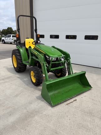 Image of John Deere 3032E equipment image 1