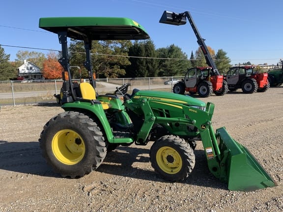 Main image John Deere 3032E