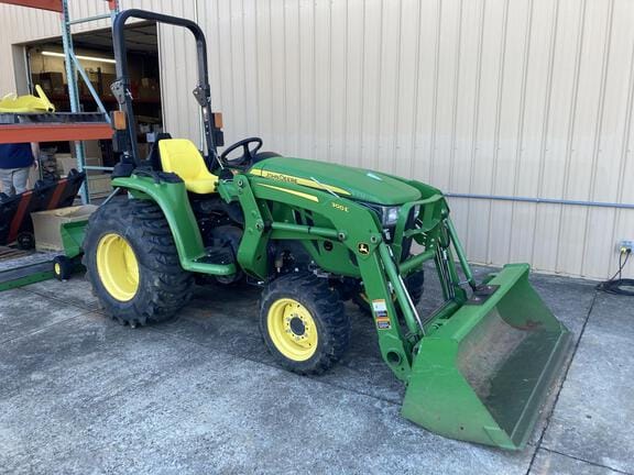 Main image John Deere 3032E