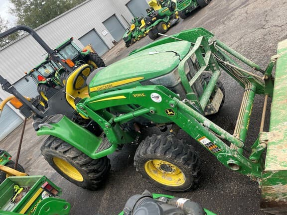 Image of John Deere 3032E equipment image 3