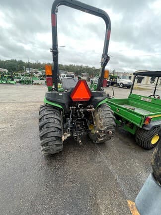 Image of John Deere 3032E equipment image 4