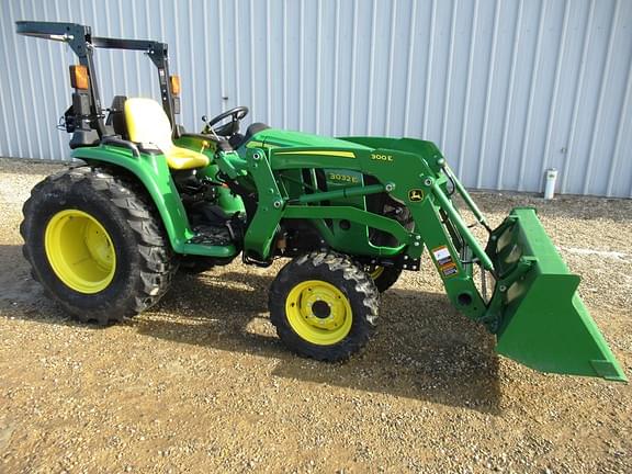 Image of John Deere 3032E Primary image