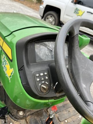 Image of John Deere 3032E equipment image 1