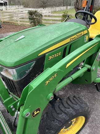 Image of John Deere 3032E equipment image 3