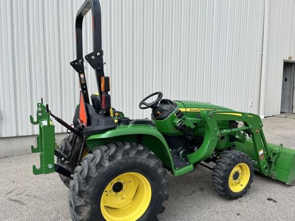 Image of John Deere 3032E equipment image 1