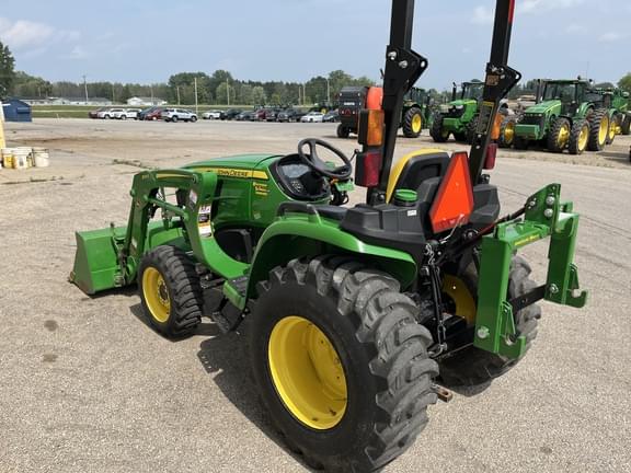 Image of John Deere 3032E equipment image 4