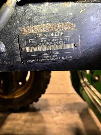 Image of John Deere 3032E equipment image 4