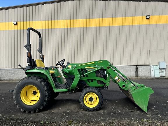 Image of John Deere 3032E equipment image 2