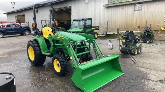 Image of John Deere 3032E equipment image 4