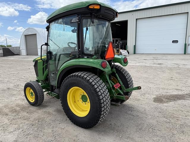 Image of John Deere 3033R equipment image 2