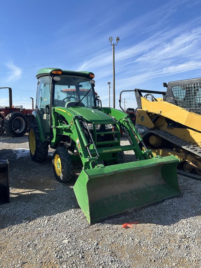 Image of John Deere 3033R equipment image 1