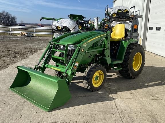 Image of John Deere 3033R equipment image 2