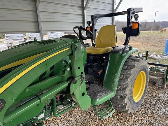 Image of John Deere 3033R Image 0