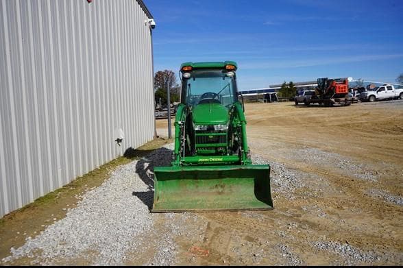 Image of John Deere 3033R equipment image 2