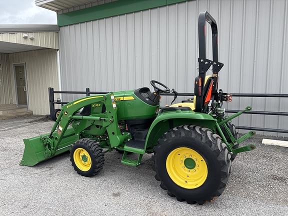 Image of John Deere 3033R equipment image 1