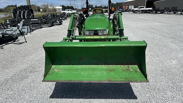 Image of John Deere 3033R equipment image 2