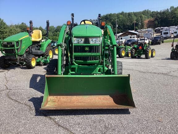 Image of John Deere 3033R Image 1