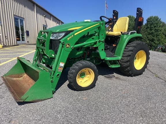 Image of John Deere 3033R Image 0