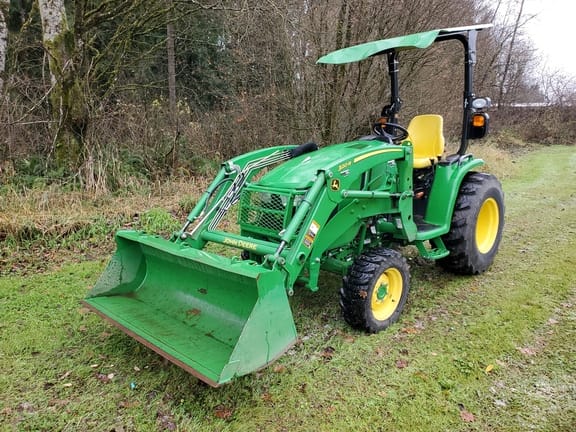 Main image John Deere 3033R