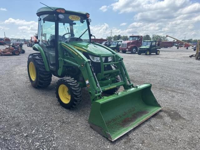 Image of John Deere 3033R equipment image 4