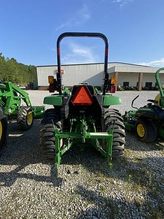 Image of John Deere 3035D equipment image 4