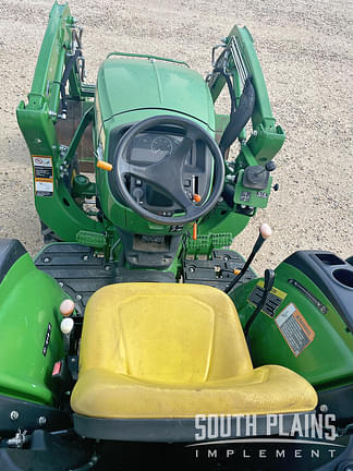 Image of John Deere 3035D equipment image 4