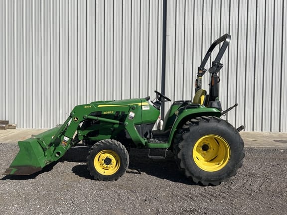 Main image John Deere 3038E
