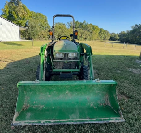 Image of John Deere 3038E equipment image 3