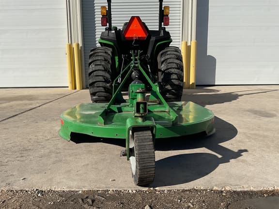 Image of John Deere 3038E equipment image 4