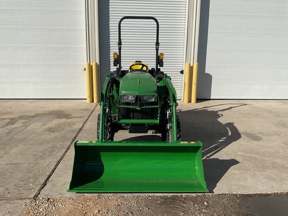 Image of John Deere 3038E equipment image 2