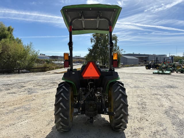 Image of John Deere 3038E equipment image 3