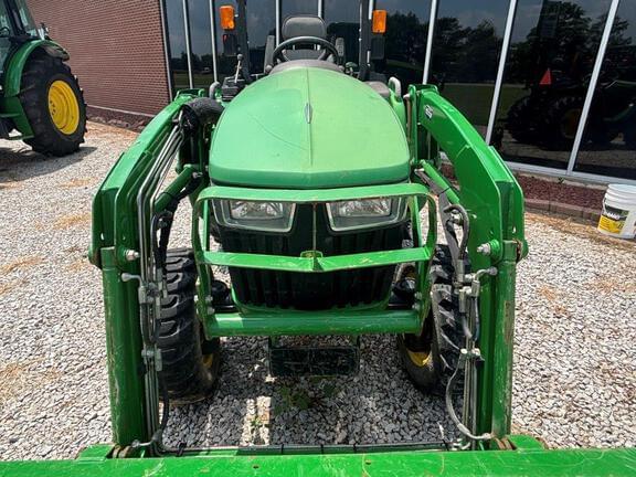 Image of John Deere 3038E equipment image 2