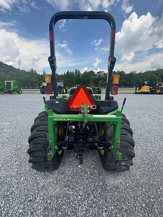 Image of John Deere 3038E equipment image 4