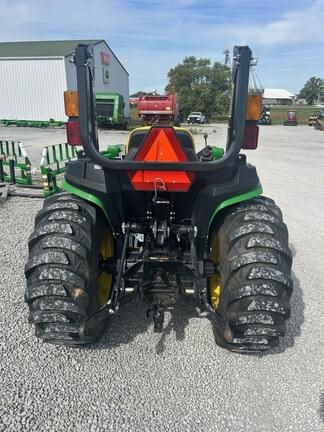 Image of John Deere 3038E equipment image 3