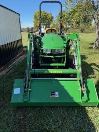 Image of John Deere 3038E equipment image 2