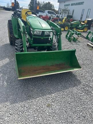 Image of John Deere 3038E equipment image 4